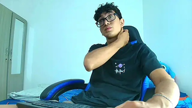 TylerWhite  online show from March 22, 2025, 7:20 pm