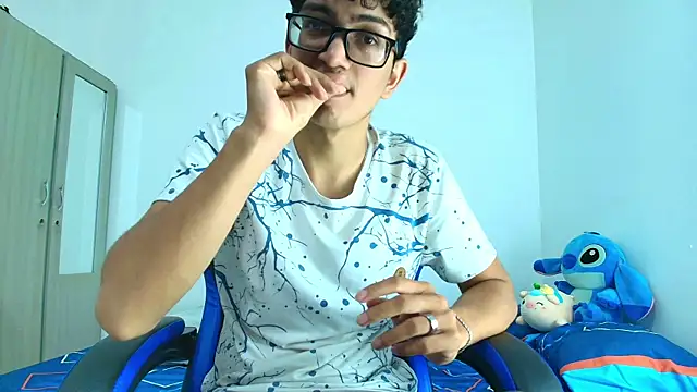 TylerWhite  online show from March 22, 2025, 3:20 am