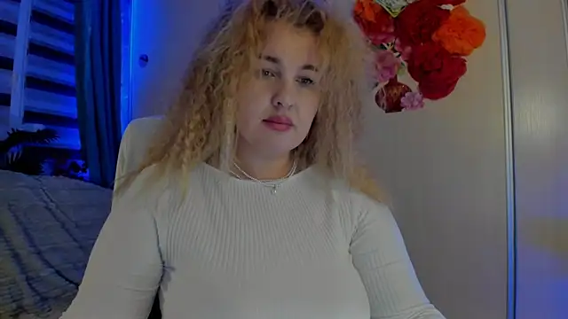 CoraSwon online show from November 6, 2025, 10:58 pm