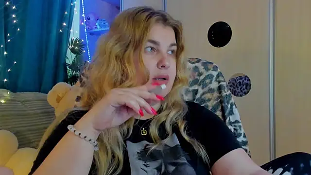 CoraSwon online show from March 24, 2026, 6:46 am