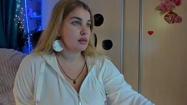 CoraSwon online show from March 16, 2026, 6:10 pm