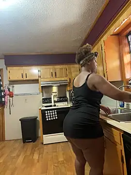 KLoveeee online show from March 12, 2025, 5:38 pm