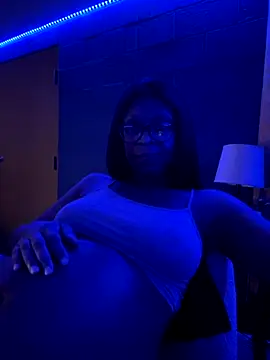 KLoveeee online show from November 27, 2025, 1:39 am