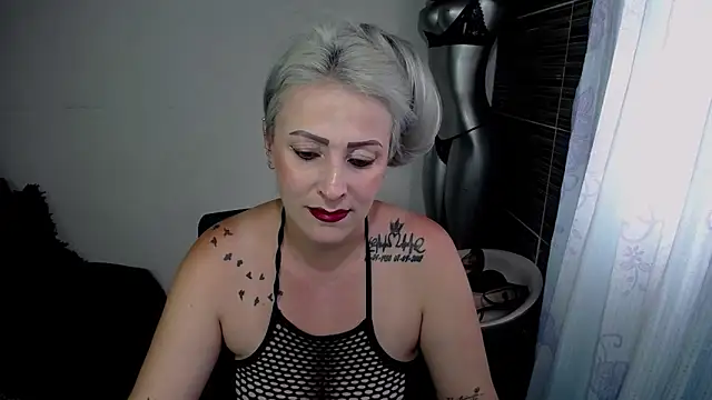 Snapshot of Emma_Rizzoo chatting on April 30, 2026, 7:32 pm Emma Rizzoo online show from April 30, 2026, 7:32 pm