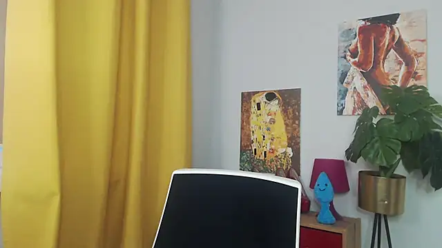 Snapshot of juicyNadine chatting on November 5, 2025, 5:43 am juicyNadine online show from November 5, 2025, 5:43 am