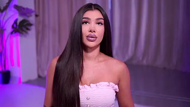 NatyDesiree online show from March 9, 2026, 8:01 pm