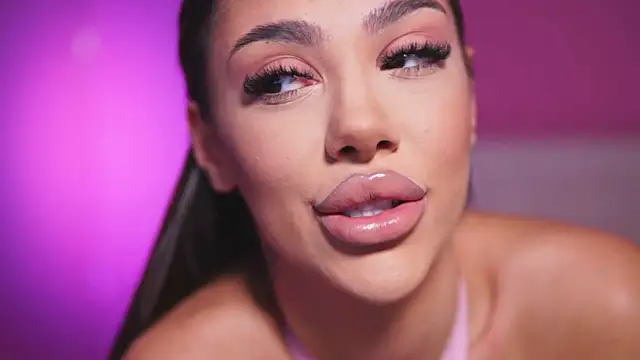 Snapshot of NatyDesiree chatting on February 24, 2025, 7:55 am NatyDesiree online show from February 24, 2025, 7:55 am