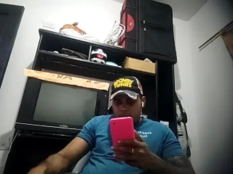 Snapshot of SaucyAffair0 chatting on February 27, 2026, 2:12 am SaucyAffair0 online show from February 27, 2026, 2:12 am