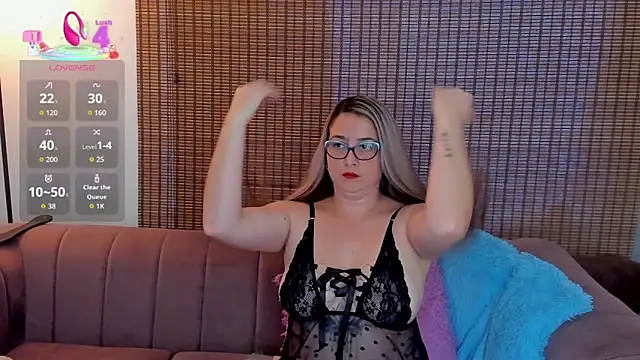 Snapshot of ariana_cross chatting on November 12, 2025, 12:42 pm ariana cross online show from November 12, 2025, 12:42 pm