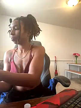 LeyaHoneybuns online show from November 18, 2025, 5:05 pm