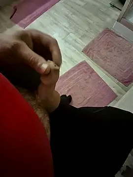 Snapshot of ced62000 chatting on November 3, 2025, 5:49 pm ced62000 online show from November 3, 2025, 5:49 pm