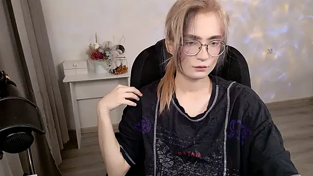 CuteYukiKun online show from April 7, 2026, 2:13 am