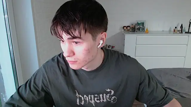 Snapshot of MarkusDean chatting on November 12, 2025, 11:47 am MarkusDean online show from November 12, 2025, 11:47 am