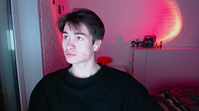 Snapshot of MarkusDean chatting on December 17, 2025, 10:26 pm MarkusDean online show from December 17, 2025, 10:26 pm