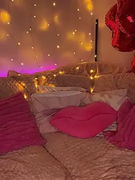 Snapshot of Chachou000 chatting on March 6, 2025, 10:04 pm Chachou000 online show from March 6, 2025, 10:04 pm