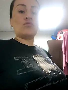 Snapshot of LuisaFernanda170823 chatting on October 25, 2025, 2:28 pm LuisaFernanda170823 online show from October 25, 2025, 2:28 pm