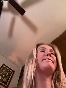 Snapshot of lexi_luv chatting on March 4, 2025, 11:22 pm lexi luv online show from March 4, 2025, 11:22 pm