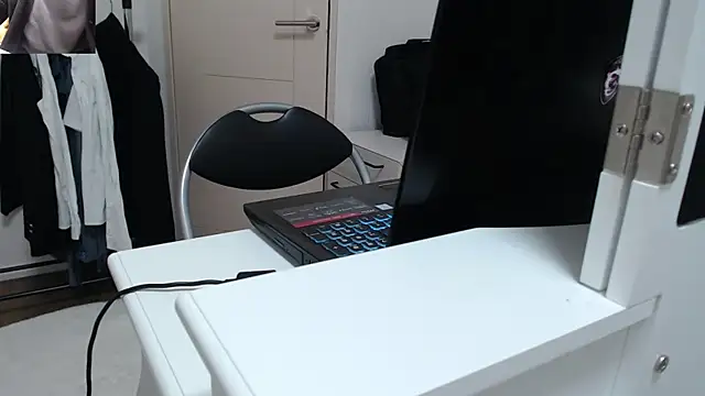 Snapshot of Kakushi_dori chatting on March 19, 2025, 10:55 am Kakushi dori online show from March 19, 2025, 10:55 am