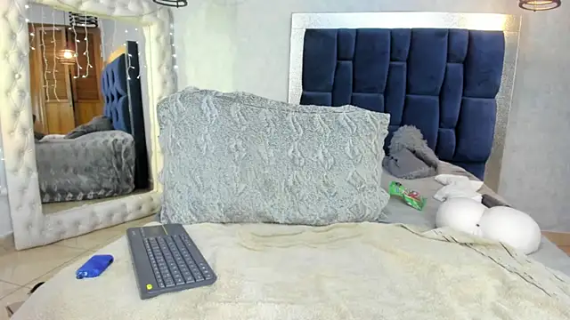 Snapshot of Levy_Steve chatting on December 16, 2025, 8:51 am Levy Steve online show from December 16, 2025, 8:51 am