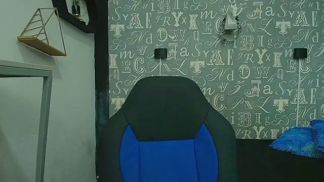 Snapshot of Lindsey8 chatting on September 17, 2025, 2:19 pm Lindsey8 online show from September 17, 2025, 2:19 pm