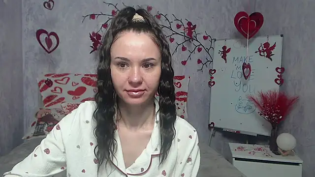 Snapshot of KaraCriegs chatting on February 14, 2026, 6:19 pm KaraCriegs online show from February 14, 2026, 6:19 pm