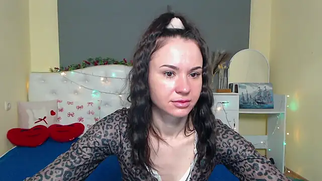 Snapshot of KaraCriegs chatting on January 15, 2026, 6:33 pm KaraCriegs online show from January 15, 2026, 6:33 pm