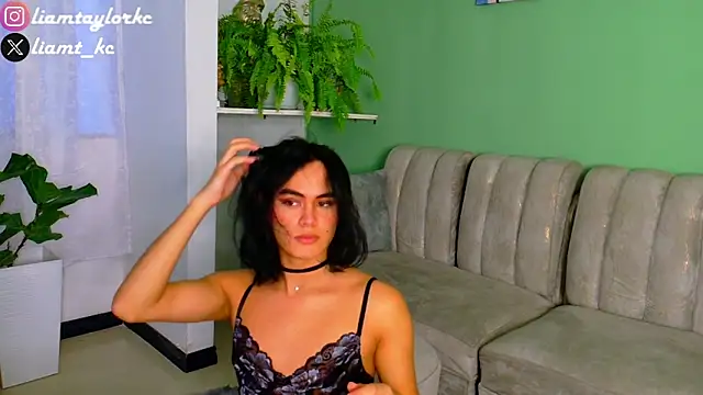 Snapshot of Liam_Taylor chatting on February 10, 2025, 11:23 pm Liam Taylor online show from February 10, 2025, 11:23 pm