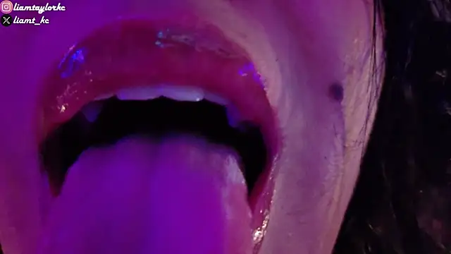 Snapshot of Liam_Taylor chatting on March 22, 2025, 12:06 am Liam Taylor online show from March 22, 2025, 12:06 am