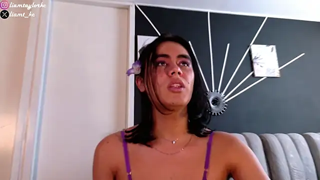 Snapshot of Liam_Taylor chatting on March 10, 2025, 9:51 pm Liam Taylor online show from March 10, 2025, 9:51 pm