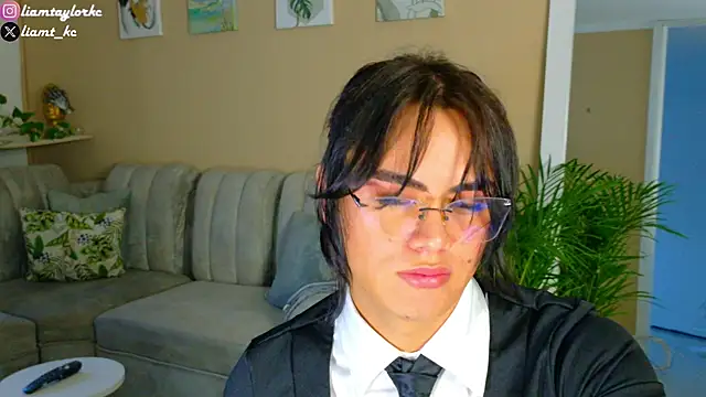 Snapshot of Liam_Taylor chatting on September 12, 2025, 11:04 pm Liam Taylor online show from September 12, 2025, 11:04 pm