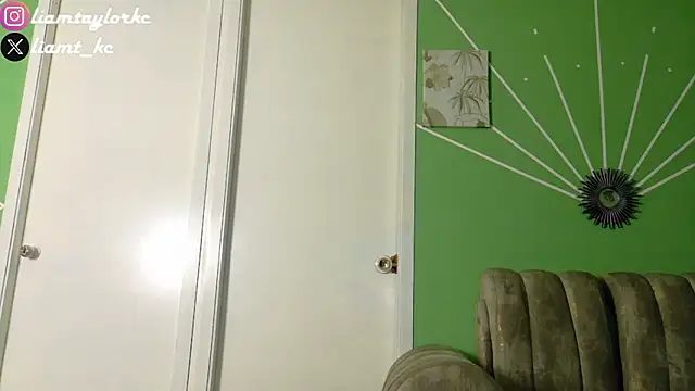 Snapshot of Liam_Taylor chatting on January 29, 2025, 11:46 pm Liam Taylor online show from January 29, 2025, 11:46 pm