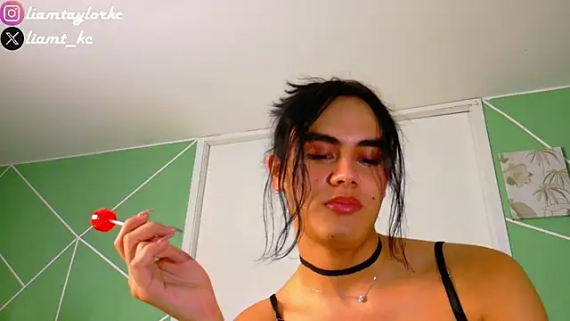 Snapshot of Liam_Taylor chatting on February 8, 2025, 1:22 am Liam Taylor online show from February 8, 2025, 1:22 am