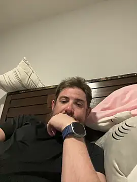 Snapshot of caliguy37 chatting on February 7, 2026, 2:41 am caliguy37 online show from February 7, 2026, 2:41 am