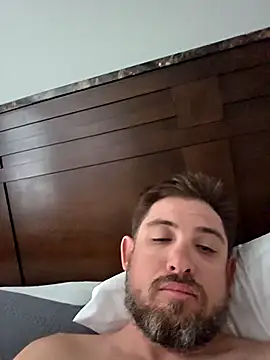 Snapshot of caliguy37 chatting on April 4, 2026, 4:35 pm caliguy37 online show from April 4, 2026, 4:35 pm