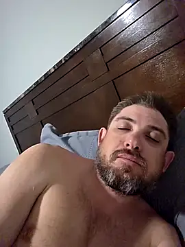 Snapshot of caliguy37 chatting on April 4, 2026, 4:30 am caliguy37 online show from April 4, 2026, 4:30 am