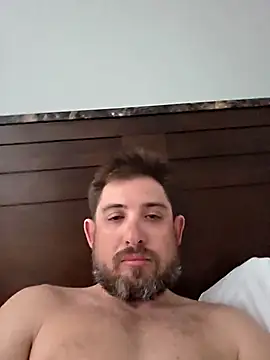 Snapshot of caliguy37 chatting on April 7, 2026, 10:11 pm caliguy37 online show from April 7, 2026, 10:11 pm