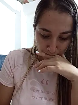 Snapshot of Iris_love18 chatting on November 2, 2025, 8:47 pm Iris love18 online show from November 2, 2025, 8:47 pm