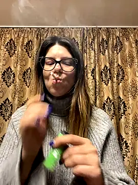 NadiraNoor online show from November 25, 2025, 11:37 pm