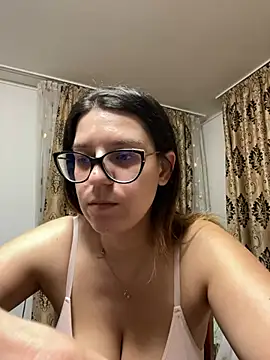 Snapshot of NadiraNoor chatting on February 22, 2026, 9:49 pm NadiraNoor online show from February 22, 2026, 9:49 pm