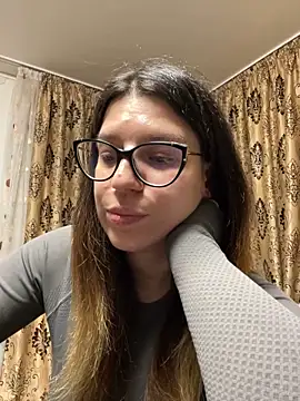 Snapshot of NadiraNoor chatting on February 6, 2026, 1:01 am NadiraNoor online show from February 6, 2026, 1:01 am