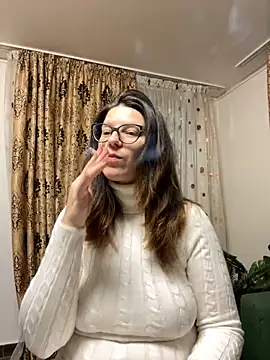 NadiraNoor online show from March 27, 2026, 10:43 pm