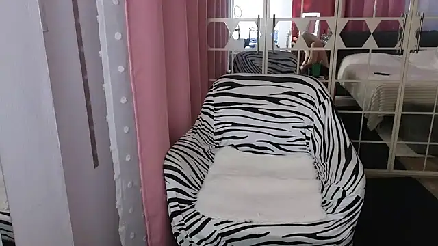 Snapshot of Ina_HotX chatting on November 15, 2025, 4:11 pm Ina HotX online show from November 15, 2025, 4:11 pm