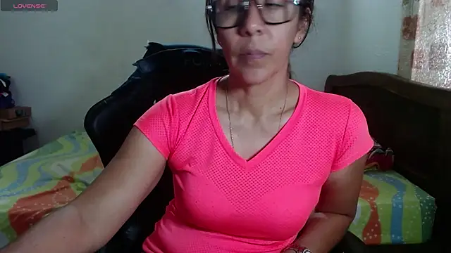 Snapshot of horny_paty chatting on May 2, 2026, 2:33 pm horny paty online show from May 2, 2026, 2:33 pm