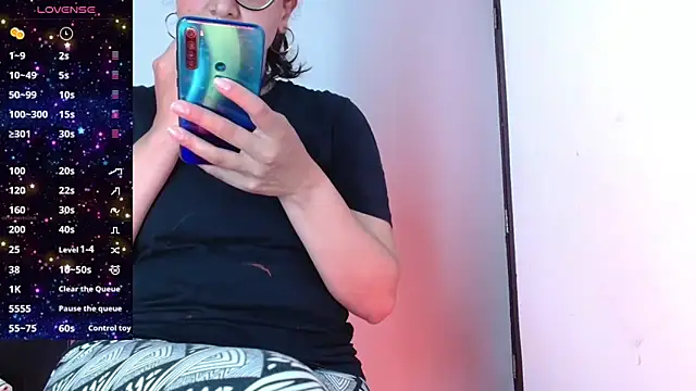 Snapshot of Amber_Smith_86 chatting on February 18, 2025, 3:10 pm Amber Smith 86 online show from February 18, 2025, 3:10 pm