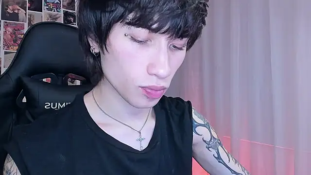 Snapshot of liamelf chatting on January 6, 2025, 5:52 am liamelf online show from January 6, 2025, 5:52 am