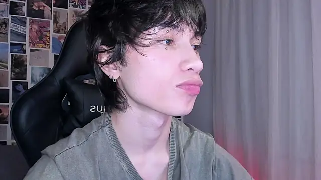 Snapshot of liamelf chatting on March 23, 2025, 5:00 am liamelf online show from March 23, 2025, 5:00 am