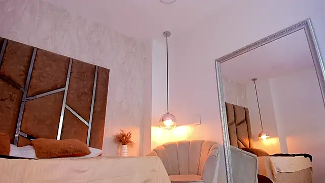 Snapshot of Martinaa_Jones_ chatting on November 9, 2025, 7:29 pm Martinaa Jones online show from November 9, 2025, 7:29 pm