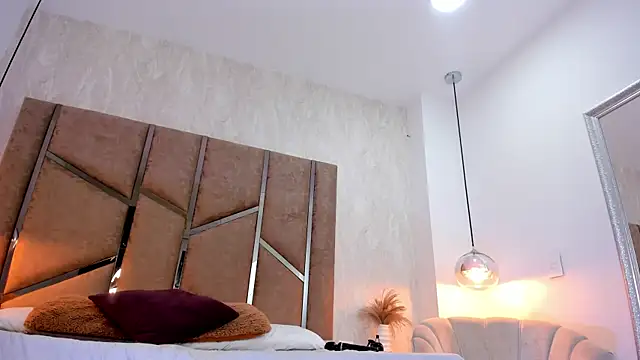 Snapshot of Martinaa_Jones_ chatting on November 1, 2025, 7:30 pm Martinaa Jones online show from November 1, 2025, 7:30 pm