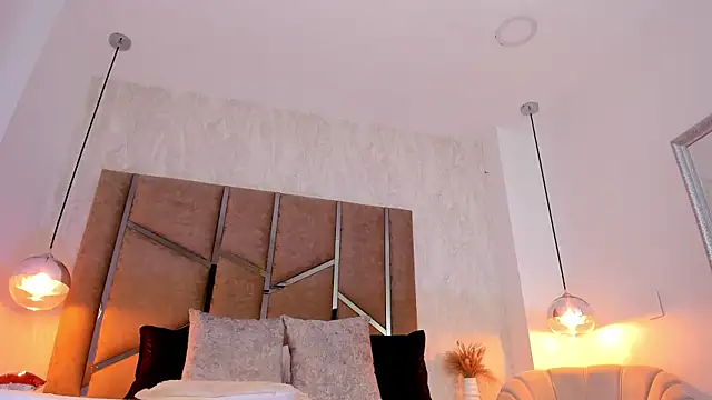 Snapshot of Martinaa_Jones_ chatting on November 21, 2025, 8:08 pm Martinaa Jones online show from November 21, 2025, 8:08 pm