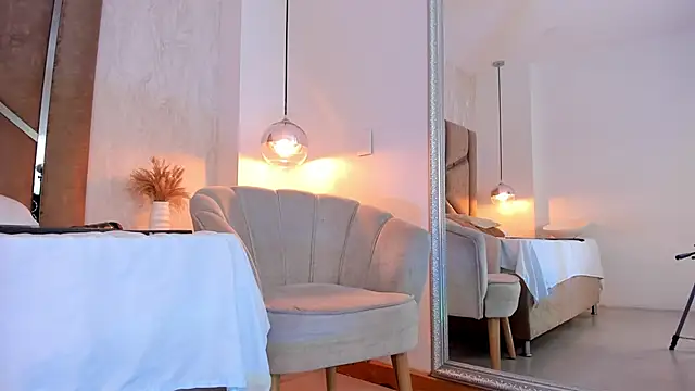 Snapshot of Martinaa_Jones_ chatting on November 6, 2025, 7:18 pm Martinaa Jones online show from November 6, 2025, 7:18 pm